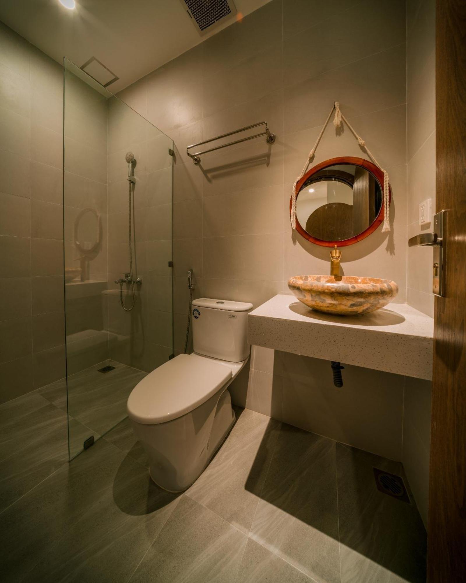 De V'Charm Hotel Dong Tac Екстериор снимка