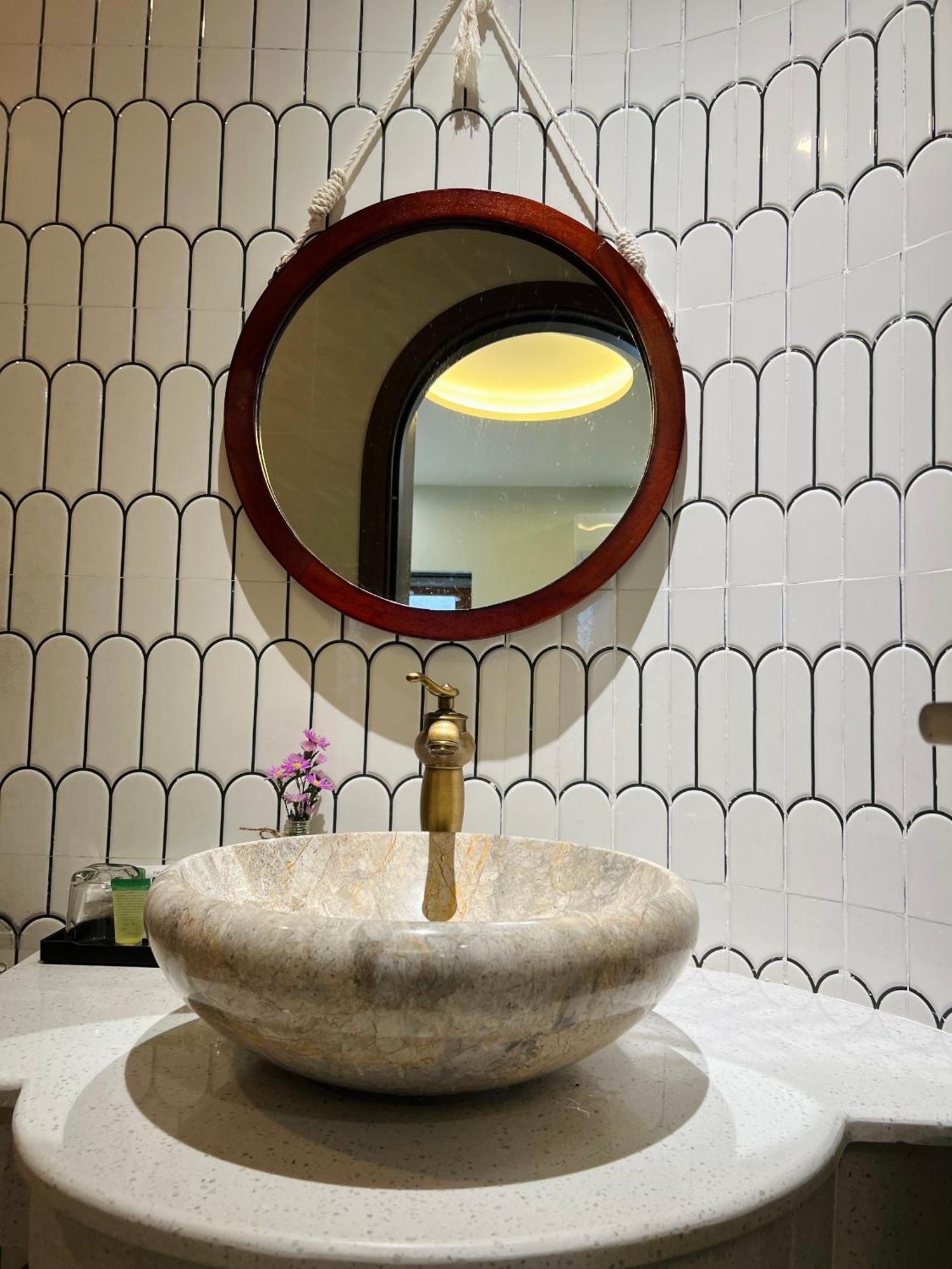De V'Charm Hotel Dong Tac Екстериор снимка