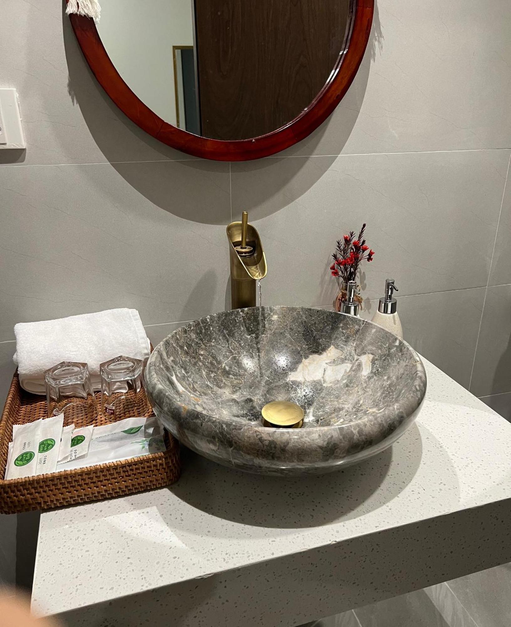 De V'Charm Hotel Dong Tac Екстериор снимка