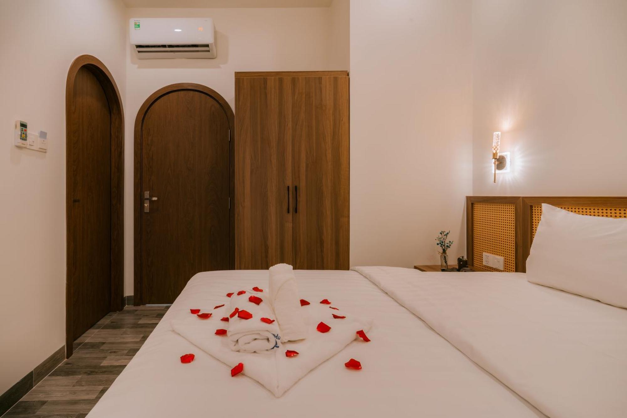 De V'Charm Hotel Dong Tac Екстериор снимка